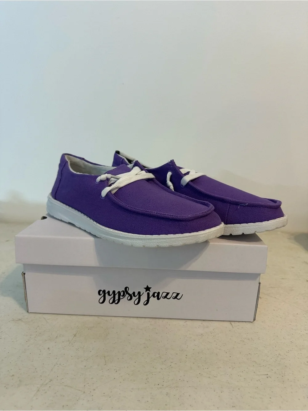 Gypsy Jazz Womens Purple Canvas Sneakers